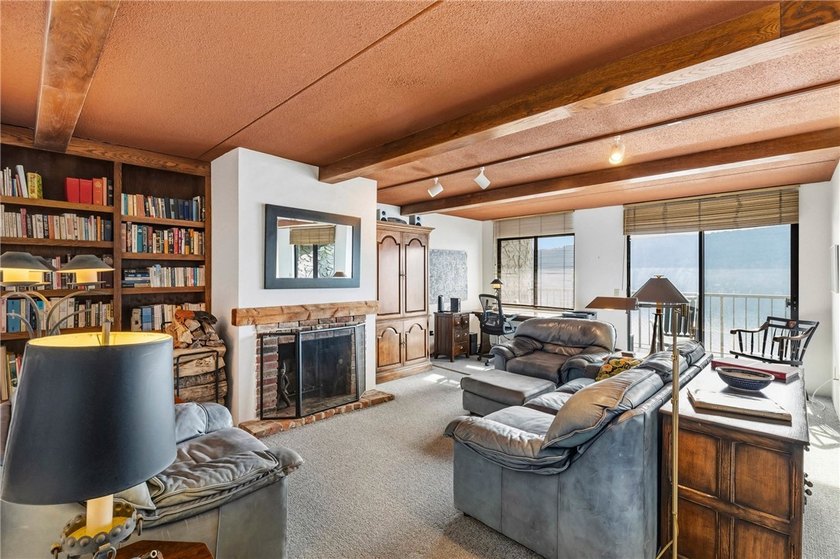 Enjoy the sunrises on the spacious balcony with million dollar - photo 16