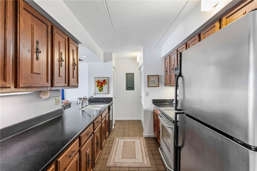 Enjoy the sunrises on the spacious balcony with million dollar - photo 20