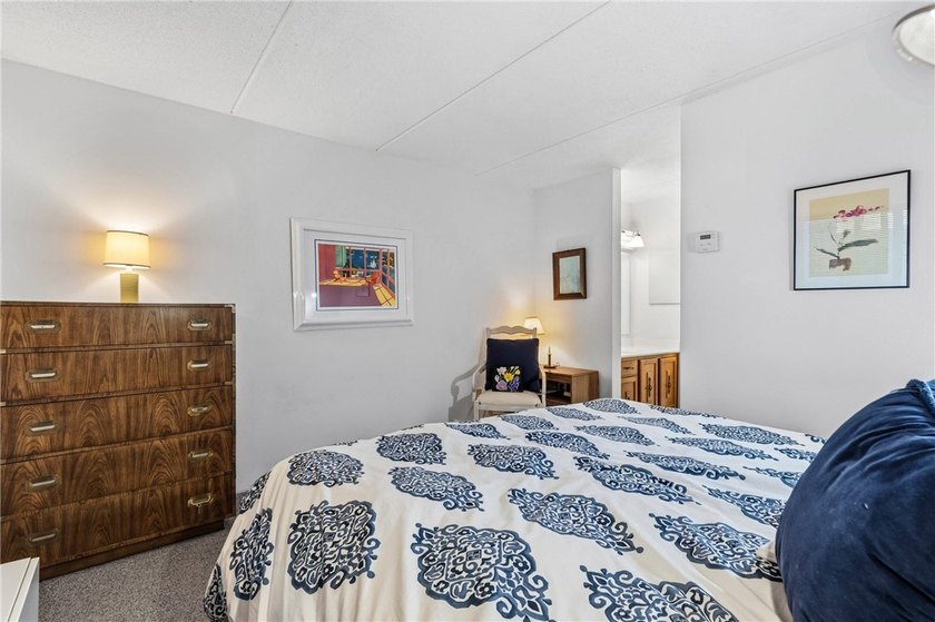 Enjoy the sunrises on the spacious balcony with million dollar - photo 22