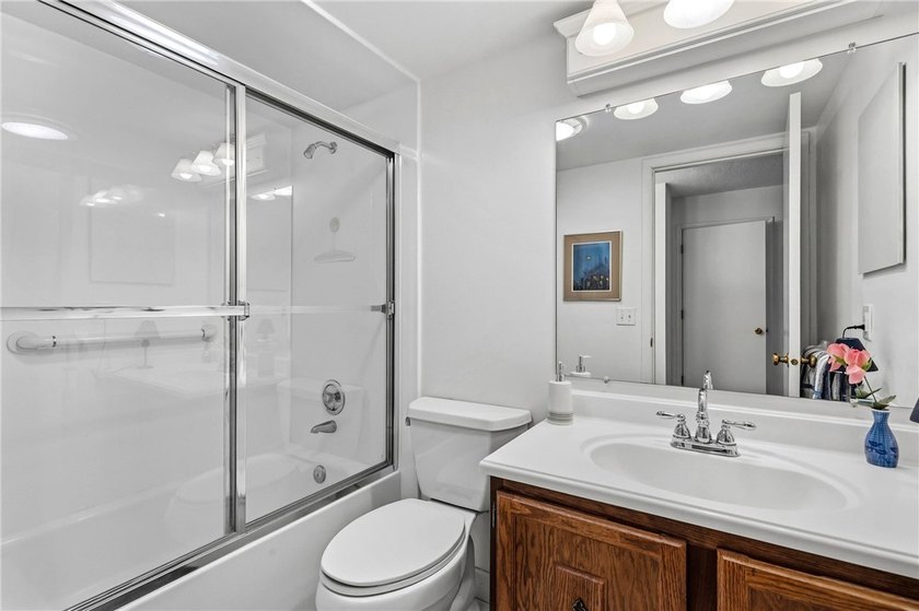 Enjoy the sunrises on the spacious balcony with million dollar - photo 30