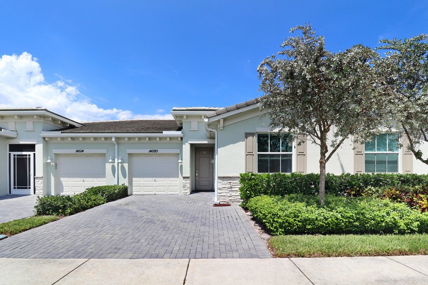 Near BRAND NEW modern 2-bedroom, 2-bathroom townhouse situated - photo 3