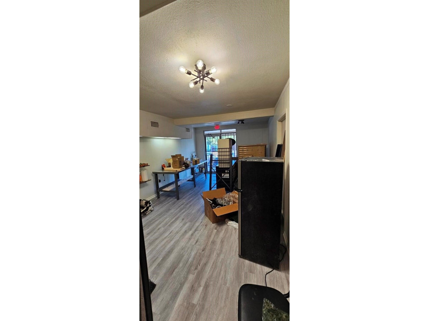 Tremendous opportunity to own your very own commercial property! - photo 3