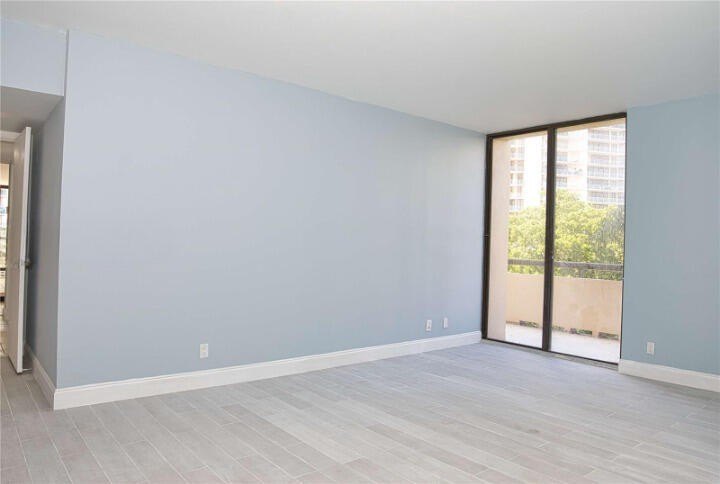 Beautifully renovated 2-bedroom, 2-bath corner residence on the - photo 15