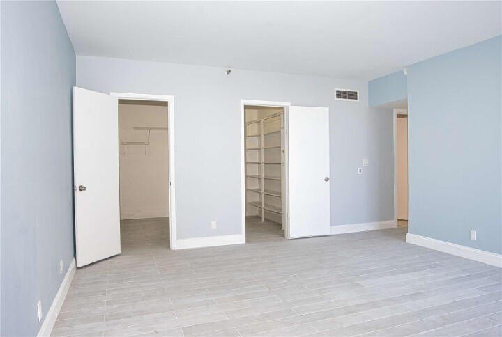 Beautifully renovated 2-bedroom, 2-bath corner residence on the - photo 17