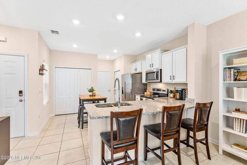 Calling all first-time buyers, roommates, downsizers, and - photo 20