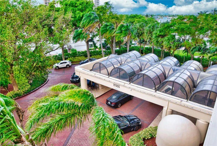Beautifully renovated 2-bedroom, 2-bath corner residence on the - photo 46