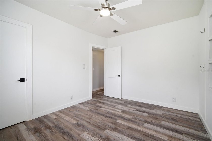 This Central Oak Park SPLIT floor plan property offers a rare - photo 11