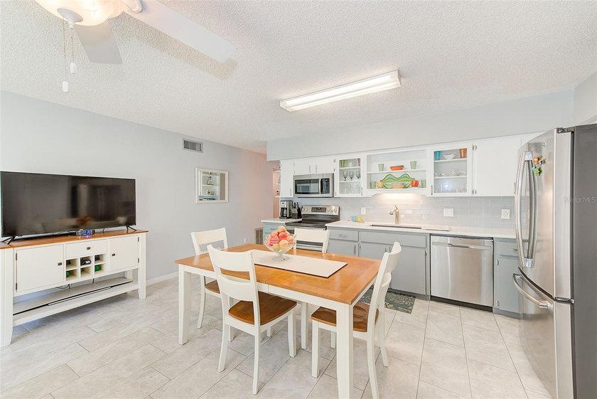 Updated and spacious *GRANDE* model offering 1,725 sq. ft. in - photo 11