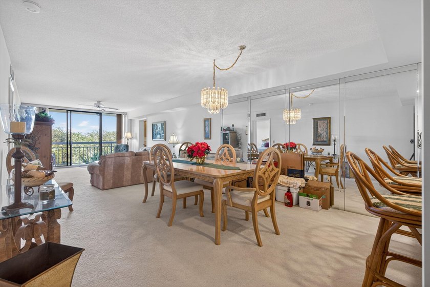 TOTALLY TURNKEY 4TH FLOOR PENTHOUSE, 2 BEDROOM/2 BATH CONDO WITH - photo 6