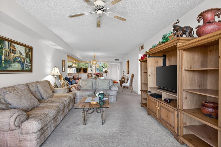 TOTALLY TURNKEY 4TH FLOOR PENTHOUSE, 2 BEDROOM/2 BATH CONDO WITH - photo 10