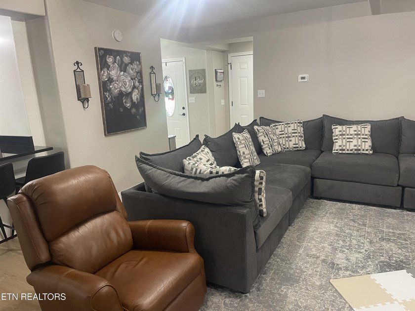 Move in ready and packed with updates! This well maintained 3 - photo 6