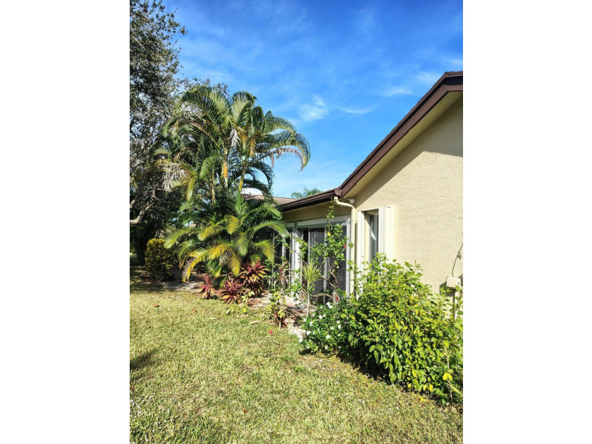 Spacious 3 Bedroom 2 Bath residence in 55+ community. Open Floor - photo 3