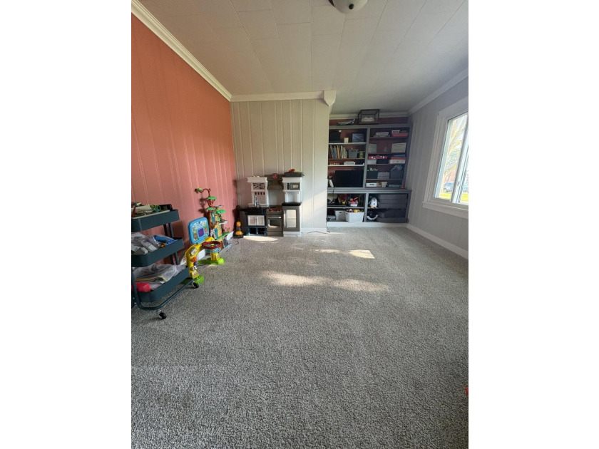 Welcome home! This beautifully updated and renovated 3 bedroom - photo 6