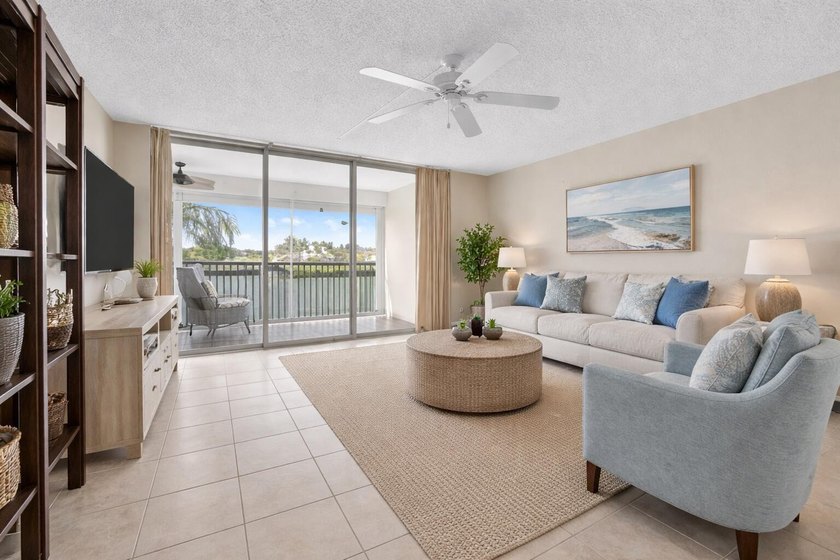 FABULOUS UPDATED 2 BEDROOM 2 BATH CONDO DIRECTLY ON THE - photo 17