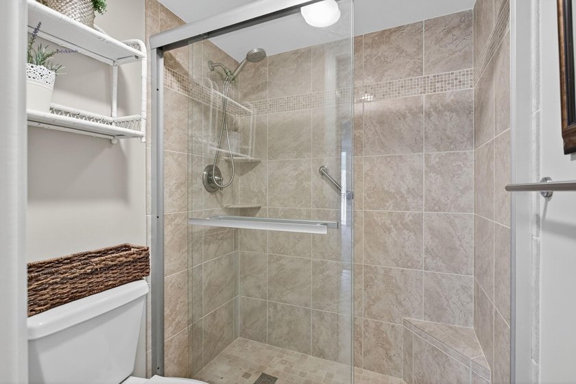 FABULOUS UPDATED 2 BEDROOM 2 BATH CONDO DIRECTLY ON THE - photo 20