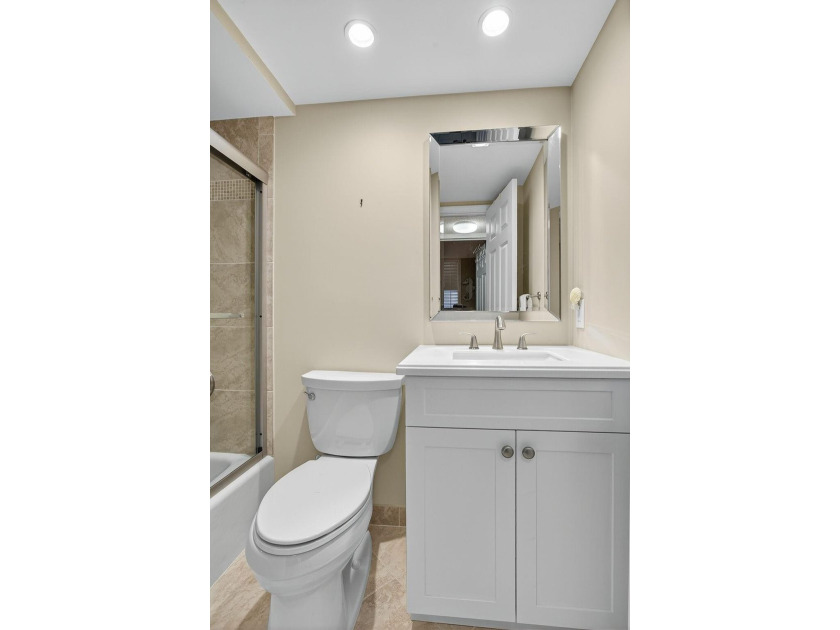 FABULOUS UPDATED 2 BEDROOM 2 BATH CONDO DIRECTLY ON THE - photo 25