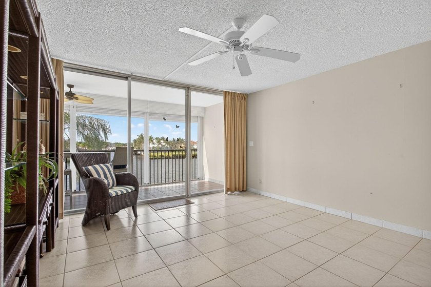 FABULOUS UPDATED 2 BEDROOM 2 BATH CONDO DIRECTLY ON THE - photo 43