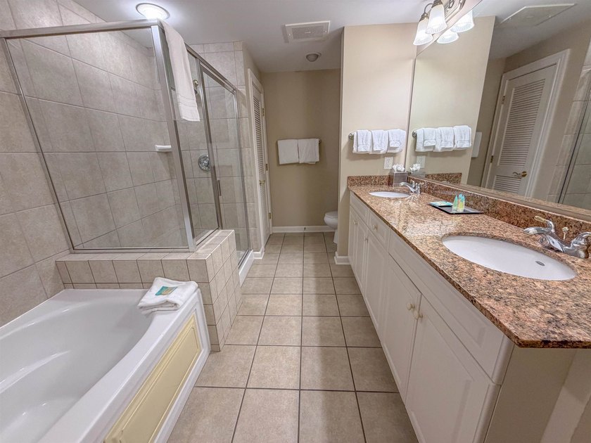 The ultimate in flexibility! This spacious three-bedroom - photo 17