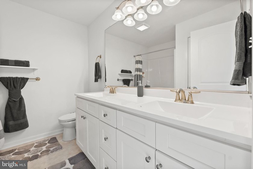 Welcome to 1442 Johnnycake Lane, Harpers Ferry, WV, where modern - photo 17