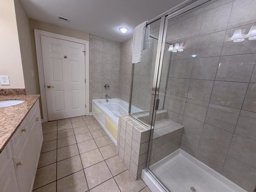 The ultimate in flexibility! This spacious three-bedroom - photo 19