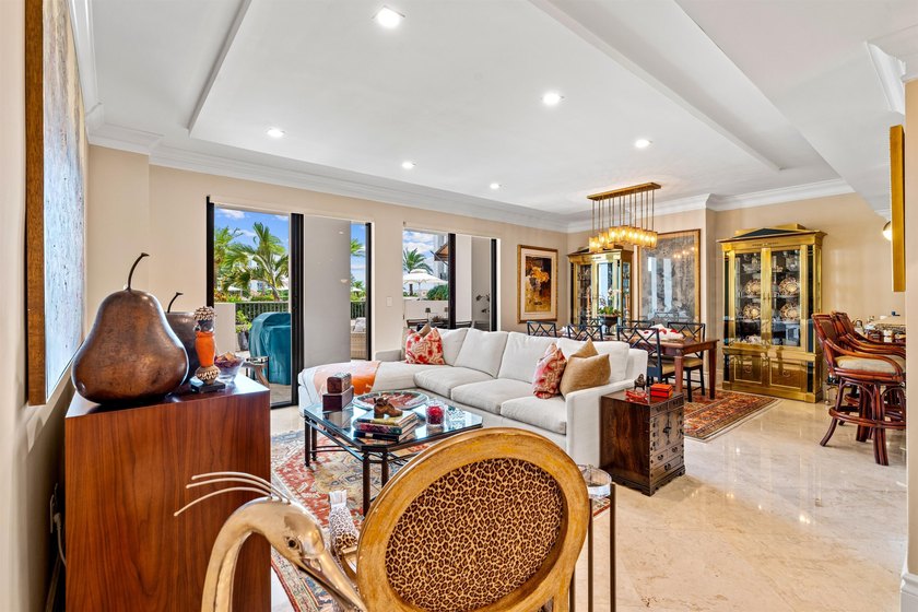 Welcome to this sophisticated two-bedroom, two-and-a-half-bath - photo 6