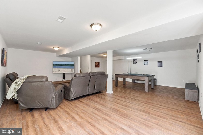 Welcome to 1442 Johnnycake Lane, Harpers Ferry, WV, where modern - photo 28