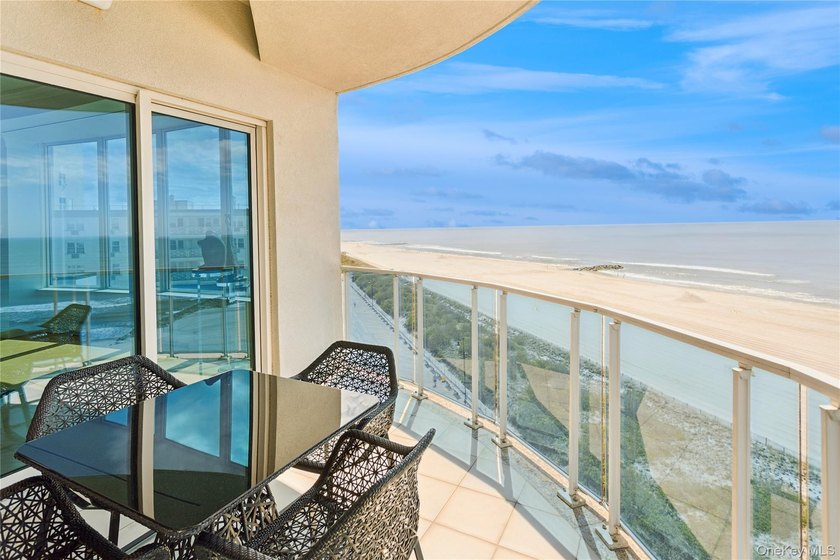 Experience penthouse living at its finest in one of Long Beach's - photo 25