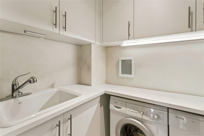 Experience penthouse living at its finest in one of Long Beach's - photo 35