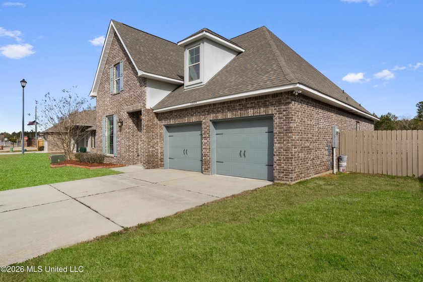 Discover the perfect blend of peace-of-mind living and prime - photo 2