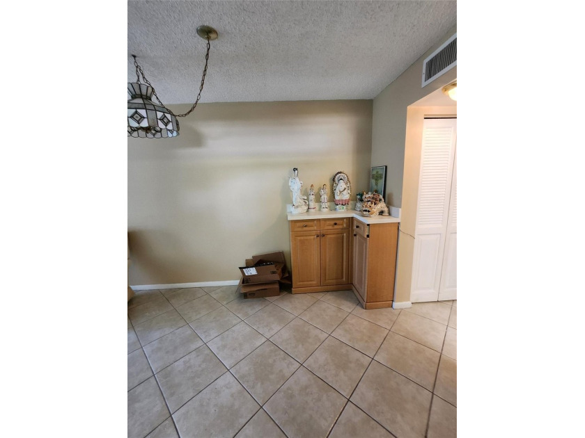 This spacious rentable immediately 1st-floor corner unit is now - photo 7