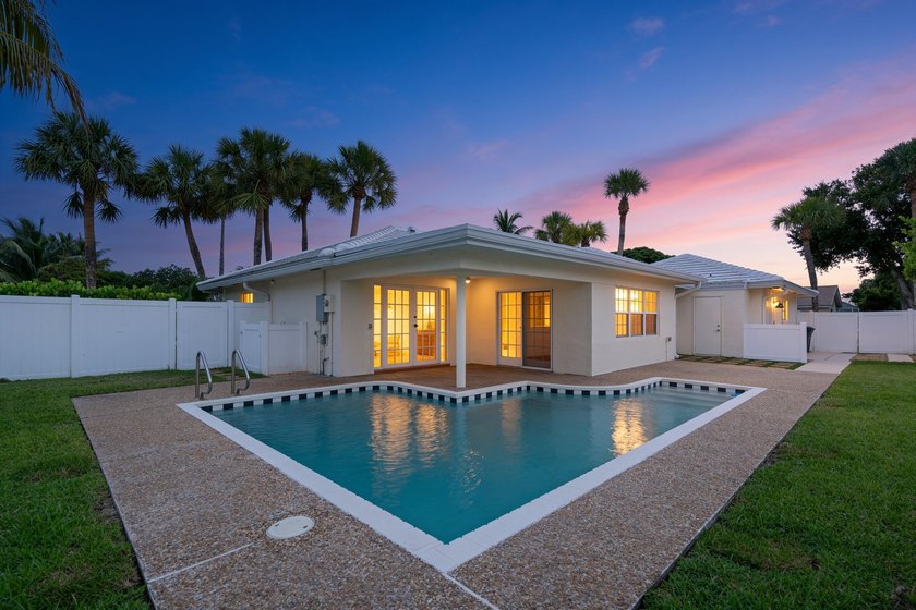 ABSOLUTELY GORGEOUS SINGLE STORY HOME | PRIME EAST BOCA RATON - photo 2
