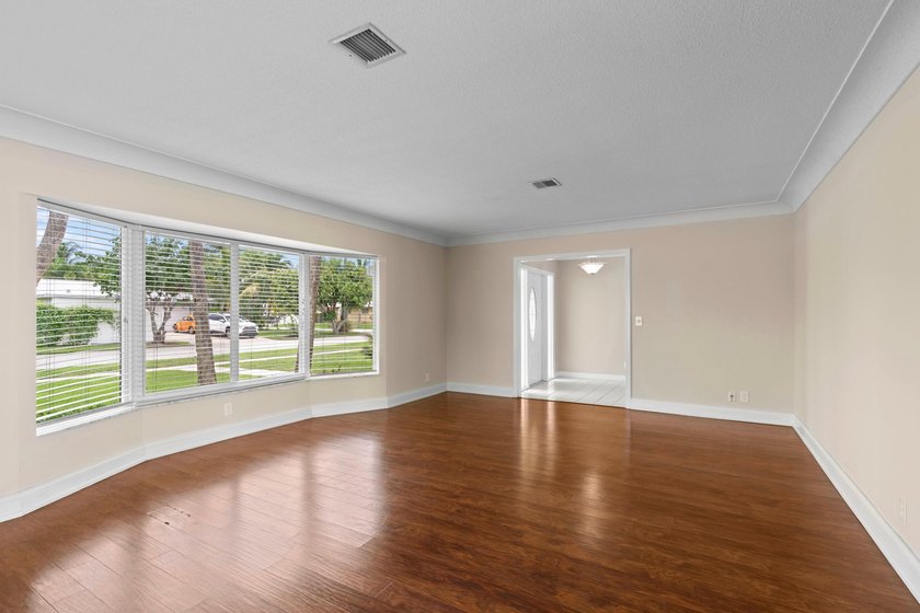 ABSOLUTELY GORGEOUS SINGLE STORY HOME | PRIME EAST BOCA RATON - photo 8