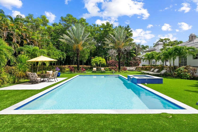 Spectacular, Grande Manor on 3 sprawling acres completely fenced - photo 20