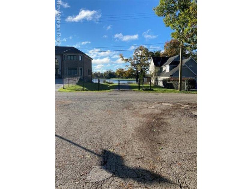 GREAT LOCATION----Well maintained and spacious ranch with - photo 24