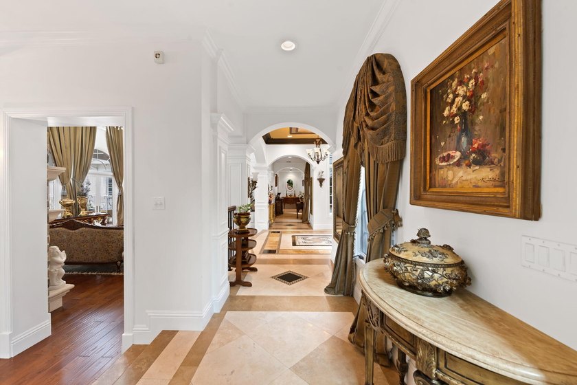 Spectacular, Grande Manor on 3 sprawling acres completely fenced - photo 34