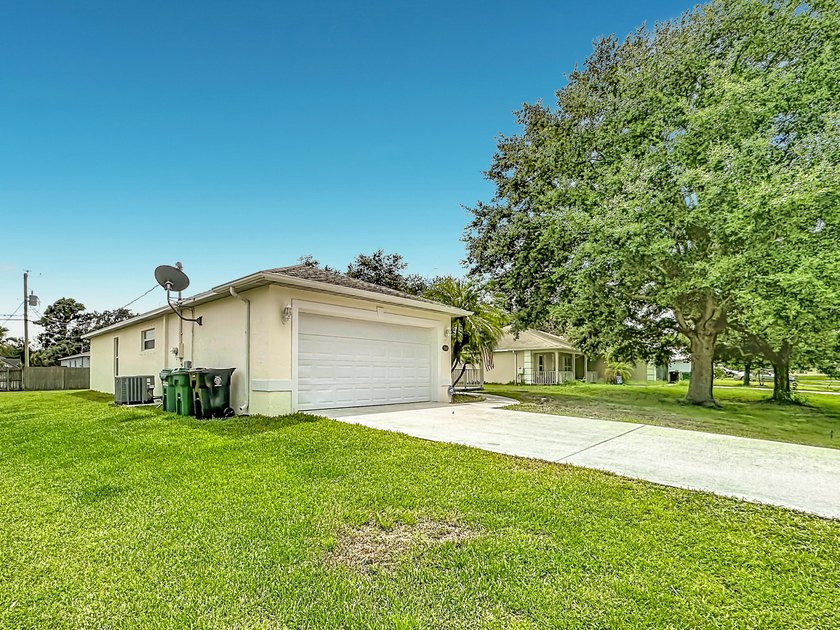 This well-maintained 3-bedroom, 2-bath CBS home, built in 2005 - photo 5