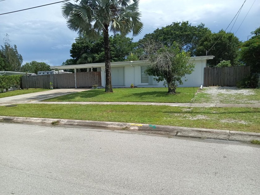 This charming property offers privacy, space, and immediate - photo 2