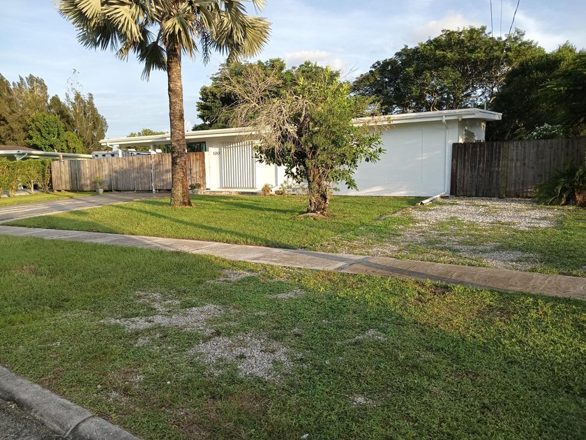 This charming property offers privacy, space, and immediate - photo 4