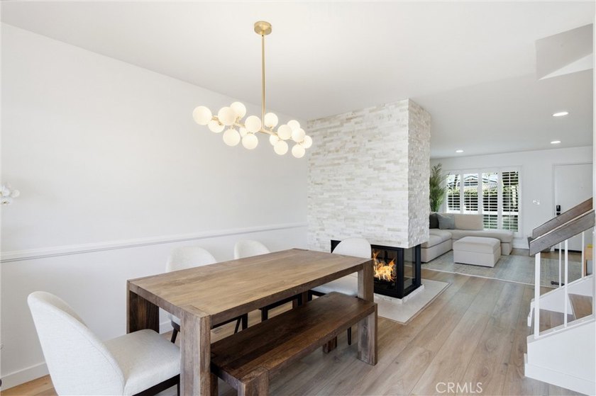 Beautifully remodeled with custom designer finishes, move-in - photo 7
