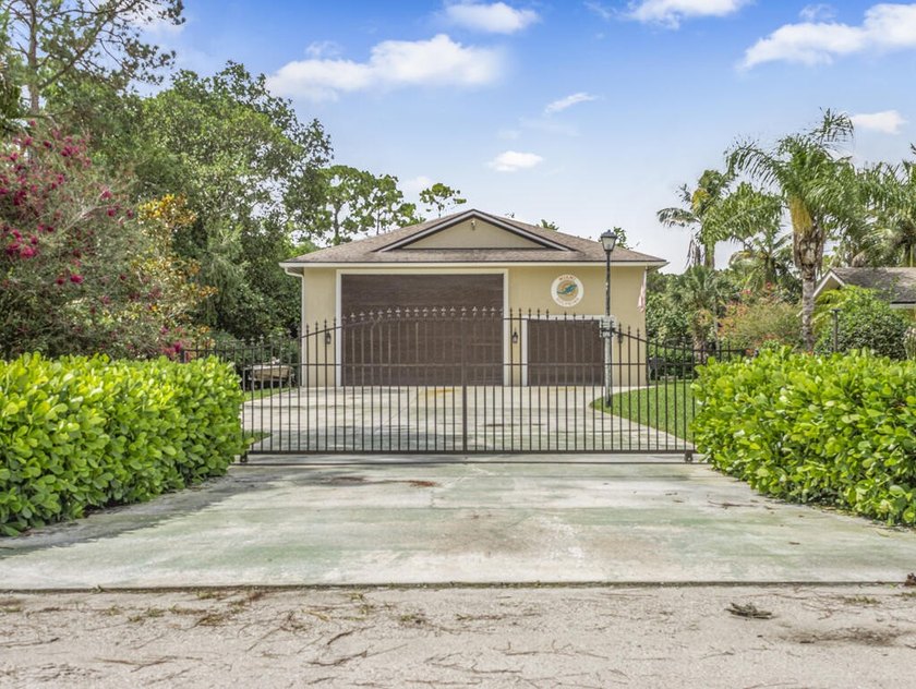 Discover this spacious single-family residence in Loxahatchee - photo 5