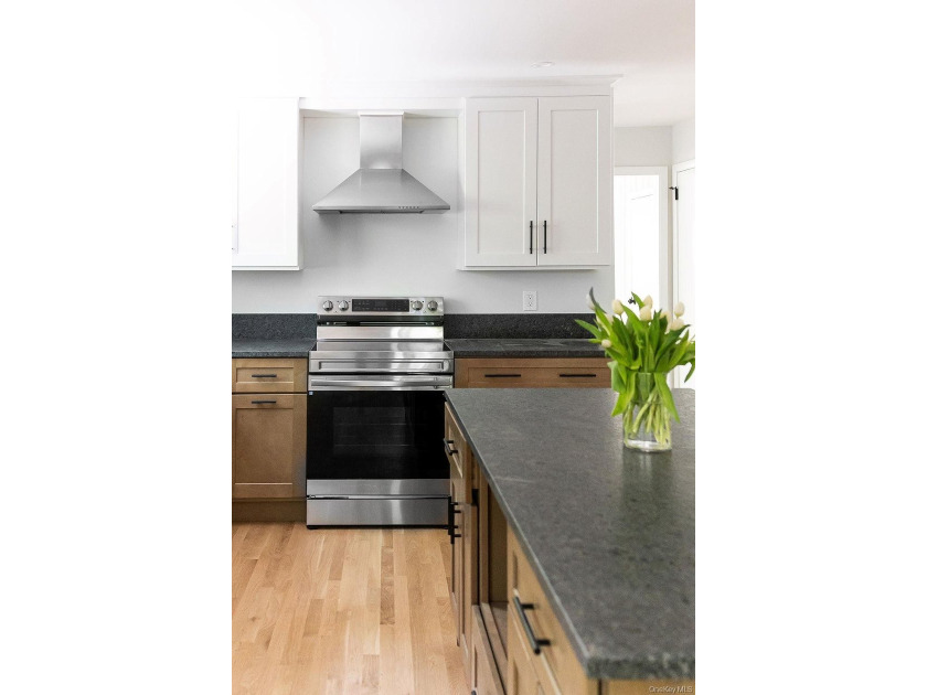 ~Move in ready with all new handsome upgrades~ Welcome to 10 - photo 18