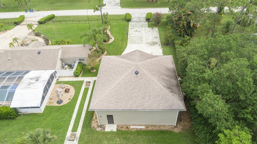 Discover this spacious single-family residence in Loxahatchee - photo 8