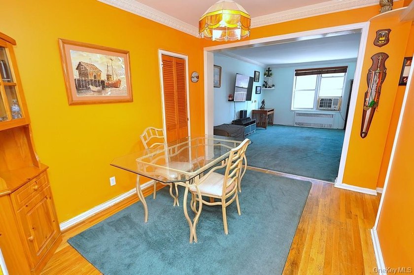 Bright and airy top-floor one-bedroom in the highly sought-after - photo 14