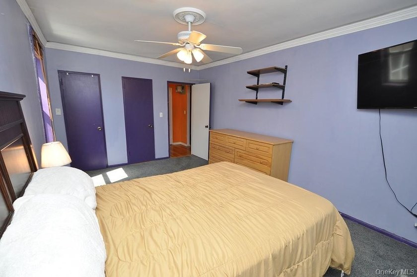 Bright and airy top-floor one-bedroom in the highly sought-after - photo 20