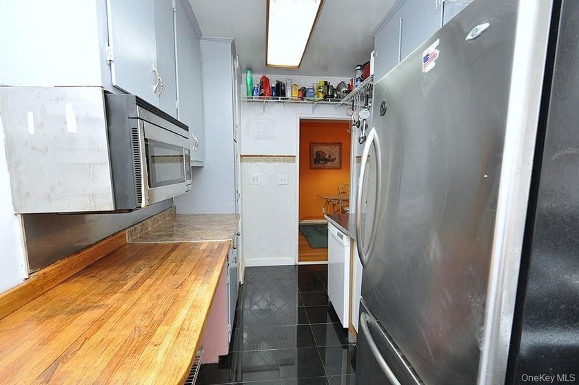 Bright and airy top-floor one-bedroom in the highly sought-after - photo 30