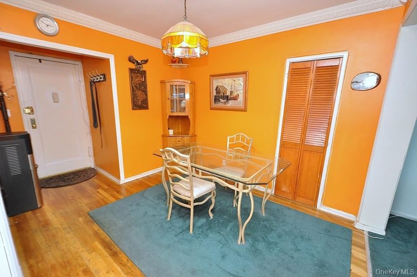 Bright and airy top-floor one-bedroom in the highly sought-after - photo 34