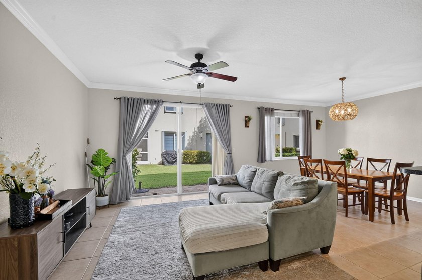 Truly gorgeous and well kept townhome in East Boynton Beach - photo 9