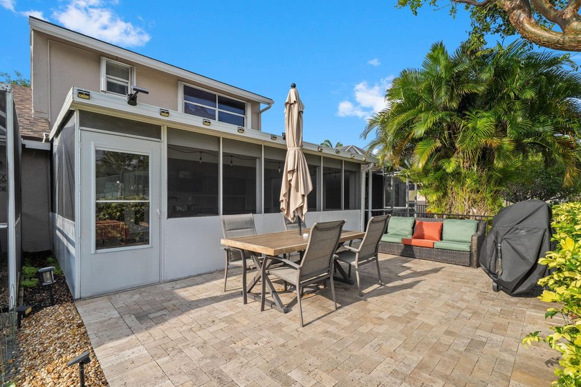 Don't miss this opportunity! Beautifully updated townhouse - photo 19