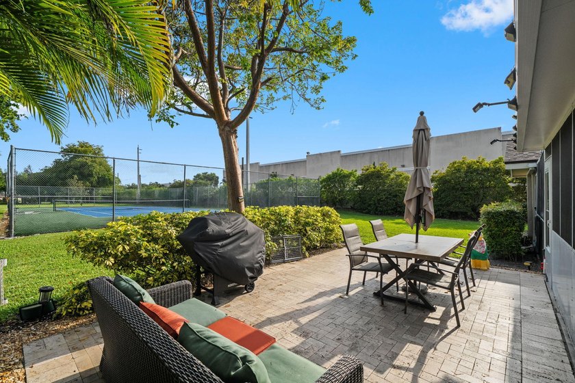 Don't miss this opportunity! Beautifully updated townhouse - photo 20
