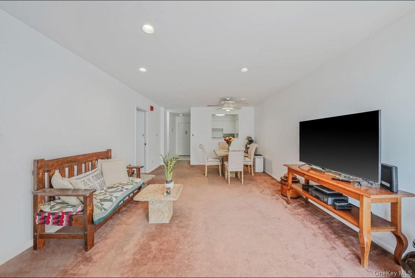 Luxury Building along beautiful Long Beach boardwalk, Beautiful - photo 21
